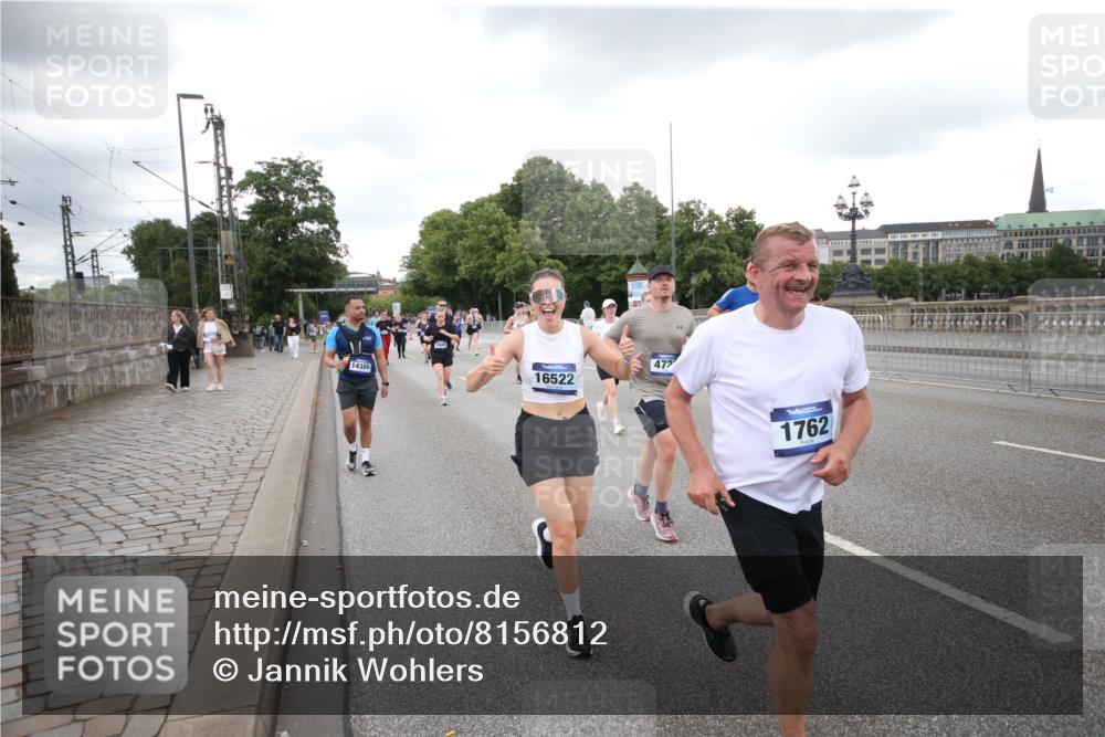 29.06.2025 - hella hamburg halbmarathon Jannik Wohlers http://msf.ph/oto/8156812 29.06.2025 10:54:01 Lombardsbrücke 1762, 1822, 1949, 2244, 2532, 3364, 3761, 3795, 3857, 4720, 4971, 5157, 5185, 5216, 5309, 5514, 5933, 5993, 6023, 6279, 6987, 7498, 7670, 7874, 7946, 7986, 8801, 8803, 9130, 10207, 11354, 11785, 12923, 12930, 13035, 13257, 13693, 13733, 14655, 14904, 15174, 15627, 15628, 15674, 15731, 16117, 16522, 16628, 16683, 17394, 18093, 18431 meine-sportfotos.de