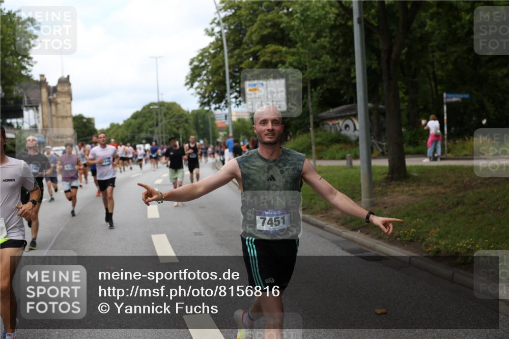 29.06.2025 - hella hamburg halbmarathon Yannick Fuchs http://msf.ph/oto/8156816 29.06.2025 10:38:22 20KM 1415, 1558, 2816, 3907, 4425, 4981, 4999, 5275, 5506, 5624, 5692, 6490, 6705, 6903, 6991, 7005, 7093, 7451, 8063, 8145, 8218, 8900, 9043, 9081, 9374, 9633, 9931, 10193, 10246, 10669, 10930, 11153, 11346, 11648, 11848, 12327, 12438, 12554, 12966, 13421, 13996, 14690, 14798, 14861, 15512, 15862, 16062, 16224, 16301, 16316, 16547, 16549, 16720, 17251, 17376, 17516, 17912, 18678, 18942 meine-sportfotos.de