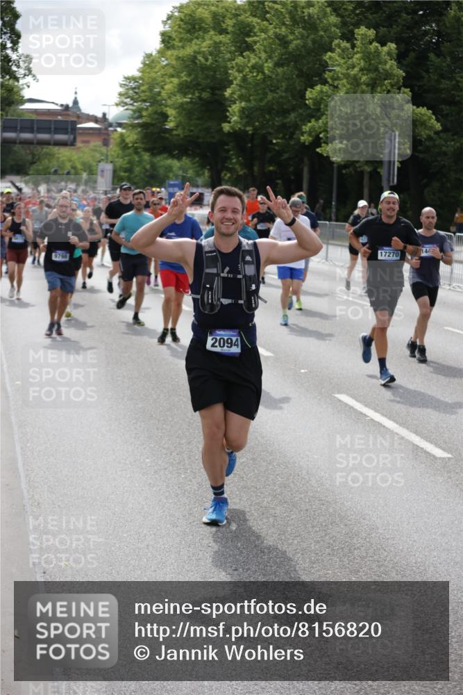 29.06.2025 - hella hamburg halbmarathon Jannik Wohlers http://msf.ph/oto/8156820 29.06.2025 10:17:21 Lombardsbrücke 1015, 1204, 1274, 1458, 1622, 1749, 1795, 2094, 2259, 2548, 3138, 3292, 4218, 5002, 5004, 5290, 5611, 5733, 6254, 6336, 6352, 6786, 7258, 7413, 8144, 8799, 9400, 9798, 9848, 9964, 10174, 10677, 10831, 11156, 11275, 11372, 11656, 11707, 11916, 12031, 12401, 12553, 12683, 13843, 14013, 14194, 14307, 14420, 14701, 14738, 14825, 15203, 15322, 15978, 16038, 16576, 16707, 17083, 17270, 17542, 17616, 19029 meine-sportfotos.de