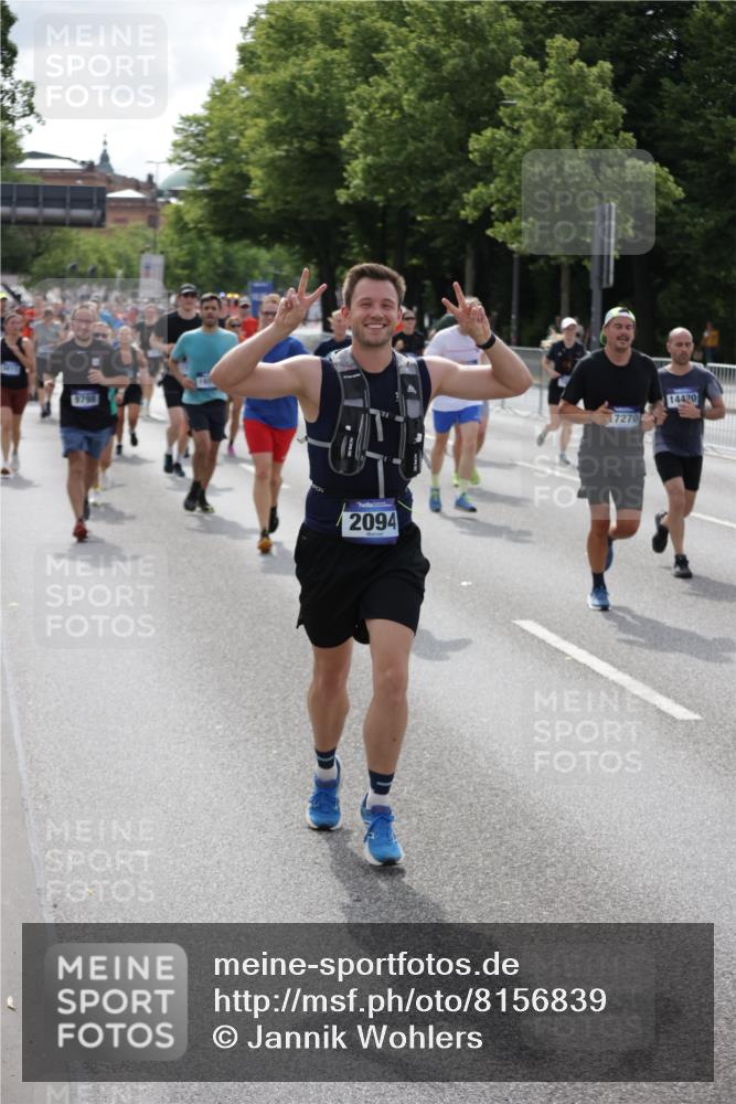 29.06.2025 - hella hamburg halbmarathon Jannik Wohlers http://msf.ph/oto/8156839 29.06.2025 10:17:21 Lombardsbrücke 1015, 1204, 1274, 1458, 1622, 1749, 1795, 2094, 2259, 2548, 3138, 3292, 4218, 5002, 5004, 5290, 5611, 5733, 6254, 6336, 6352, 6786, 7258, 7413, 8144, 8799, 9400, 9798, 9848, 9964, 10174, 10677, 10831, 11156, 11275, 11372, 11656, 11707, 11916, 12031, 12401, 12553, 12683, 13843, 14013, 14194, 14307, 14420, 14701, 14738, 14825, 15203, 15322, 15978, 16038, 16576, 16707, 17083, 17270, 17542, 17616, 19029 meine-sportfotos.de