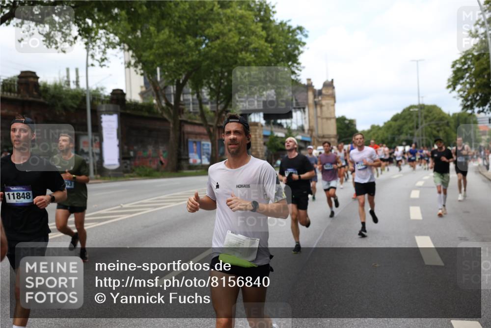 29.06.2025 - hella hamburg halbmarathon Yannick Fuchs http://msf.ph/oto/8156840 29.06.2025 10:38:22 20KM 1415, 1558, 2816, 3907, 4425, 4981, 4999, 5275, 5506, 5624, 5692, 6490, 6705, 6903, 6991, 7005, 7093, 7451, 8063, 8145, 8218, 8900, 9043, 9081, 9374, 9633, 9931, 10193, 10246, 10669, 10930, 11153, 11346, 11648, 11848, 12327, 12438, 12554, 12966, 13421, 13996, 14690, 14798, 14861, 15512, 15862, 16062, 16224, 16301, 16316, 16547, 16549, 16720, 17251, 17376, 17516, 17912, 18678, 18942 meine-sportfotos.de