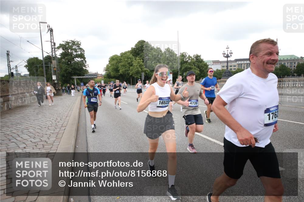29.06.2025 - hella hamburg halbmarathon Jannik Wohlers http://msf.ph/oto/8156868 29.06.2025 10:54:01 Lombardsbrücke 1762, 1822, 1949, 2244, 2532, 3364, 3761, 3795, 3857, 4720, 4971, 5157, 5185, 5216, 5309, 5514, 5933, 5993, 6023, 6279, 6987, 7498, 7670, 7874, 7946, 7986, 8801, 8803, 9130, 10207, 11354, 11785, 12923, 12930, 13035, 13257, 13693, 13733, 14655, 14904, 15174, 15627, 15628, 15674, 15731, 16117, 16522, 16628, 16683, 17394, 18093, 18431 meine-sportfotos.de