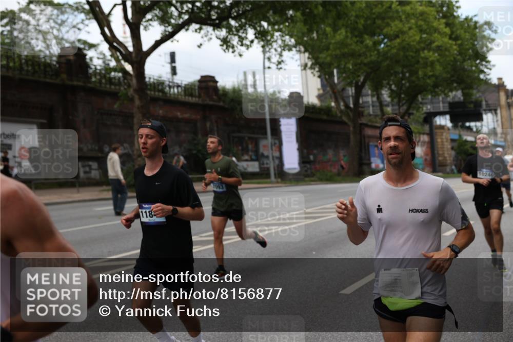 29.06.2025 - hella hamburg halbmarathon Yannick Fuchs http://msf.ph/oto/8156877 29.06.2025 10:38:22 20KM 1415, 1558, 2816, 3907, 4425, 4981, 4999, 5275, 5506, 5624, 5692, 6490, 6705, 6903, 6991, 7005, 7093, 7451, 8063, 8145, 8218, 8900, 9043, 9081, 9374, 9633, 9931, 10193, 10246, 10669, 10930, 11153, 11346, 11648, 11848, 12327, 12438, 12554, 12966, 13421, 13996, 14690, 14798, 14861, 15512, 15862, 16062, 16224, 16301, 16316, 16547, 16549, 16720, 17251, 17376, 17516, 17912, 18678, 18942 meine-sportfotos.de