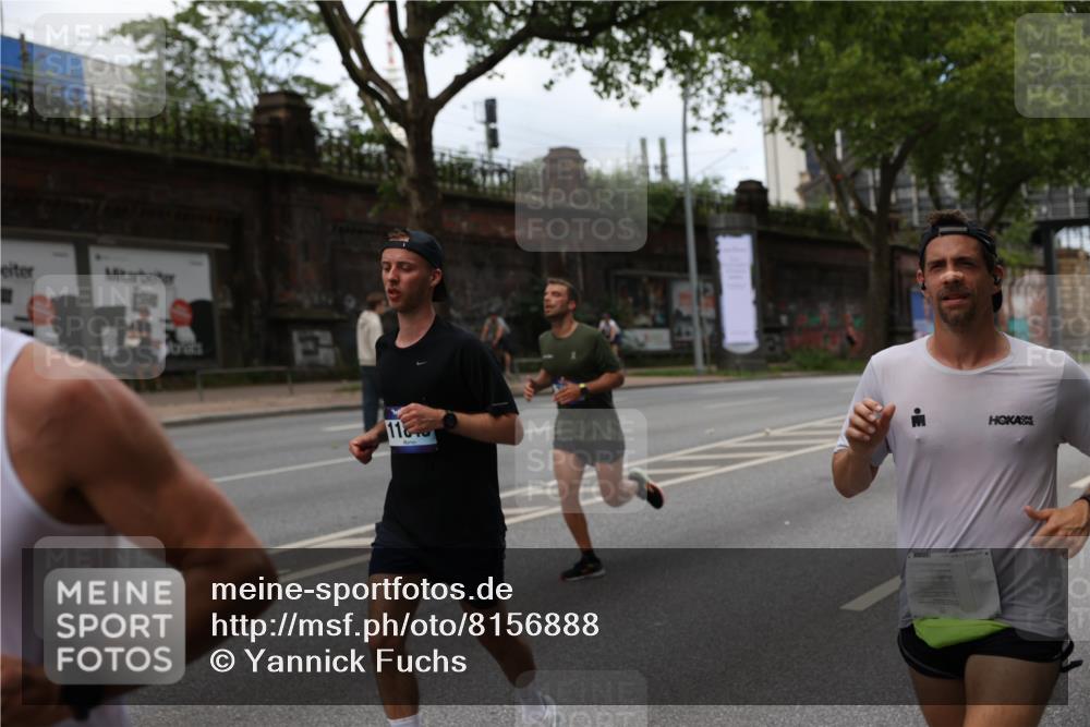 29.06.2025 - hella hamburg halbmarathon Yannick Fuchs http://msf.ph/oto/8156888 29.06.2025 10:38:22 20KM 1415, 1558, 2816, 3907, 4425, 4981, 4999, 5275, 5506, 5624, 5692, 6490, 6705, 6903, 6991, 7005, 7093, 7451, 8063, 8145, 8218, 8900, 9043, 9081, 9374, 9633, 9931, 10193, 10246, 10669, 10930, 11153, 11346, 11648, 11848, 12327, 12438, 12554, 12966, 13421, 13996, 14690, 14798, 14861, 15512, 15862, 16062, 16224, 16301, 16316, 16547, 16549, 16720, 17251, 17376, 17516, 17912, 18678, 18942 meine-sportfotos.de