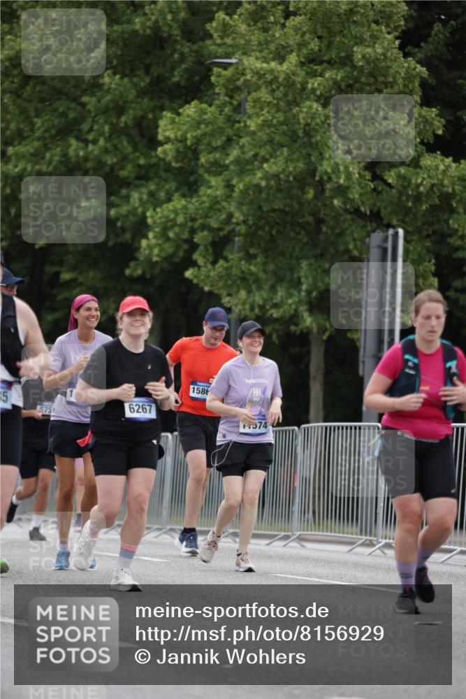 29.06.2025 - hella hamburg halbmarathon Jannik Wohlers http://msf.ph/oto/8156929 29.06.2025 11:01:16 Lombardsbrücke 1099, 1103, 1111, 1172, 1225, 1251, 1652, 1746, 2622, 2679, 3395, 3811, 4274, 4279, 4639, 5170, 5342, 5595, 5618, 6205, 6267, 6394, 6756, 7255, 7424, 7440, 8485, 8488, 8919, 9112, 9235, 9458, 10708, 11001, 11510, 11572, 11573, 11574, 11727, 12050, 12294, 12990, 13759, 14172, 14853, 14958, 15043, 15554, 15632, 15839, 15864, 17279, 17338, 17413, 17747, 19147, 19236 meine-sportfotos.de