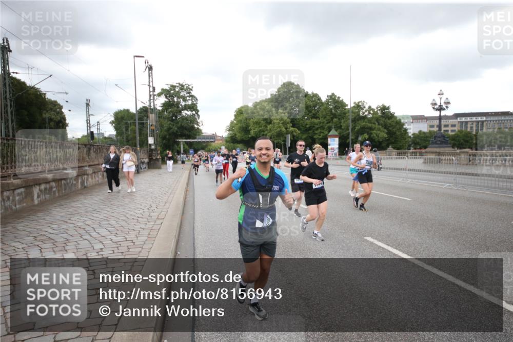 29.06.2025 - hella hamburg halbmarathon Jannik Wohlers http://msf.ph/oto/8156943 29.06.2025 10:54:04 Lombardsbrücke 1762, 1822, 1949, 2244, 2532, 2586, 3364, 3761, 3795, 3857, 4720, 4971, 5157, 5185, 5216, 5309, 5933, 5993, 6023, 6279, 7498, 7670, 7946, 7986, 8801, 8803, 9130, 11354, 11567, 11569, 12923, 12930, 13035, 13257, 13693, 13733, 14409, 14655, 15174, 15627, 15628, 15674, 15731, 16522, 16683, 17394 meine-sportfotos.de