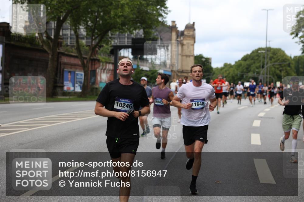 29.06.2025 - hella hamburg halbmarathon Yannick Fuchs http://msf.ph/oto/8156947 29.06.2025 10:38:23 20KM 1415, 1558, 2816, 3907, 4425, 4981, 4999, 5275, 5624, 5692, 6490, 6705, 6903, 6991, 7005, 7093, 8063, 8145, 8218, 8722, 8900, 9043, 9081, 9374, 9444, 9633, 9931, 10193, 10246, 10669, 10930, 11153, 11346, 11648, 11848, 12327, 12438, 12554, 12966, 13421, 13996, 14798, 14861, 15233, 15512, 15862, 16062, 16224, 16301, 16316, 16547, 16549, 16720, 17251, 17376, 17516, 17729, 17912, 18678, 18942 meine-sportfotos.de