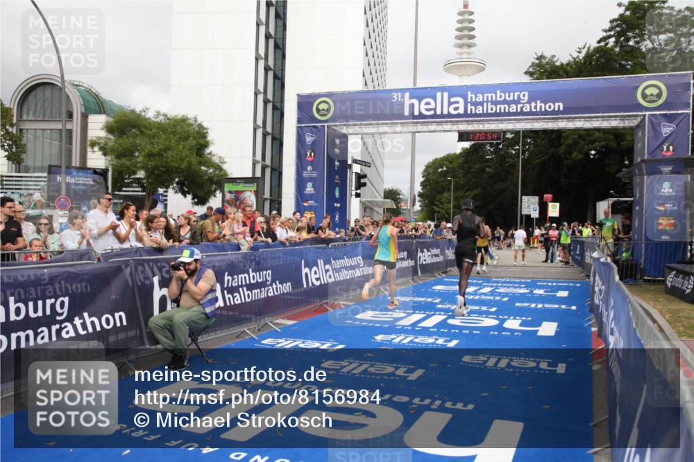 29.06.2025 - hella hamburg halbmarathon Michael Strokosch http://msf.ph/oto/8156984 29.06.2025 10:20:58 Ziel 11210, 14766, 17402, 19075 meine-sportfotos.de