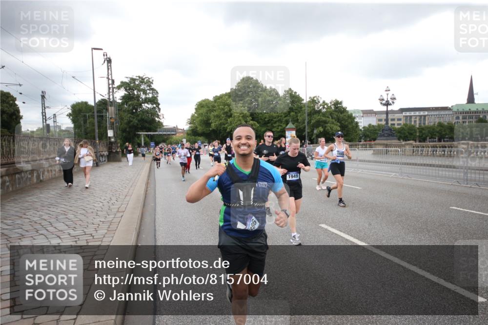 29.06.2025 - hella hamburg halbmarathon Jannik Wohlers http://msf.ph/oto/8157004 29.06.2025 10:54:04 Lombardsbrücke 1762, 1822, 1949, 2244, 2532, 2586, 3364, 3761, 3795, 3857, 4720, 4971, 5157, 5185, 5216, 5309, 5933, 5993, 6023, 6279, 7498, 7670, 7946, 7986, 8801, 8803, 9130, 11354, 11567, 11569, 12923, 12930, 13035, 13257, 13693, 13733, 14409, 14655, 15174, 15627, 15628, 15674, 15731, 16522, 16683, 17394 meine-sportfotos.de