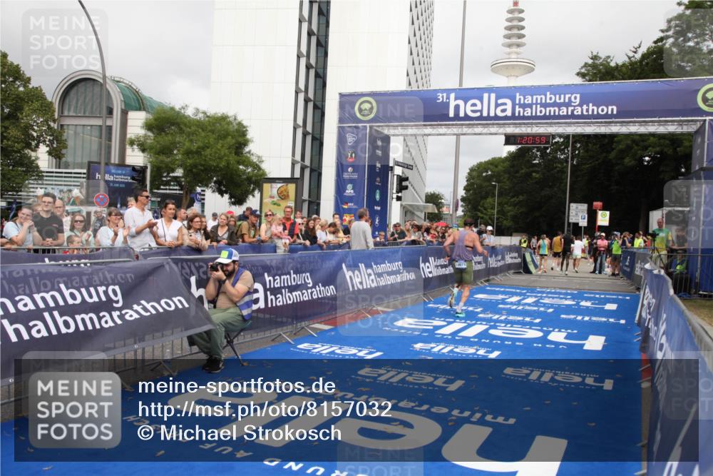 29.06.2025 - hella hamburg halbmarathon Michael Strokosch http://msf.ph/oto/8157032 29.06.2025 10:21:03 Ziel 6530, 19075 meine-sportfotos.de