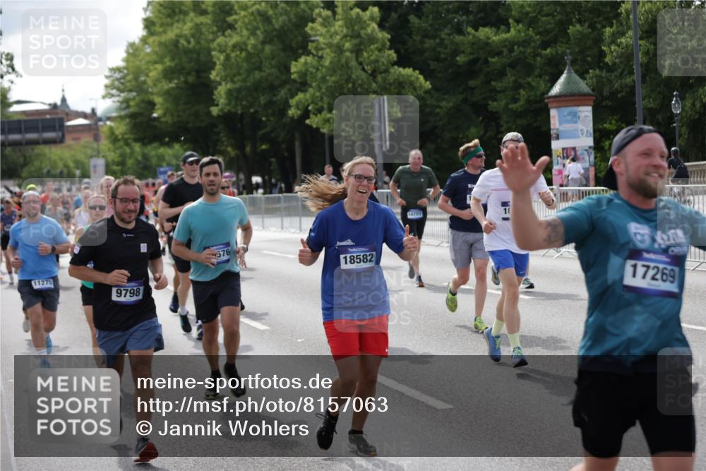 29.06.2025 - hella hamburg halbmarathon Jannik Wohlers http://msf.ph/oto/8157063 29.06.2025 10:17:24 Lombardsbrücke 1015, 1274, 1458, 1622, 1641, 1749, 1795, 2094, 2548, 3138, 3292, 4218, 5002, 5004, 5290, 5611, 5733, 6254, 6336, 6352, 7258, 7413, 8128, 8144, 8799, 9400, 9798, 9964, 10174, 10509, 10831, 11156, 11275, 11656, 11707, 11916, 12031, 12401, 12553, 12683, 13843, 14013, 14194, 14420, 14701, 14738, 14825, 15203, 15322, 15978, 16038, 16576, 16707, 17270, 17542, 17616 meine-sportfotos.de