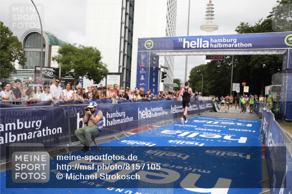 29.06.2025 - hella hamburg halbmarathon Michael Strokosch http://msf.ph/oto/8157105 29.06.2025 10:21:07 Ziel 6530, 16120 meine-sportfotos.de