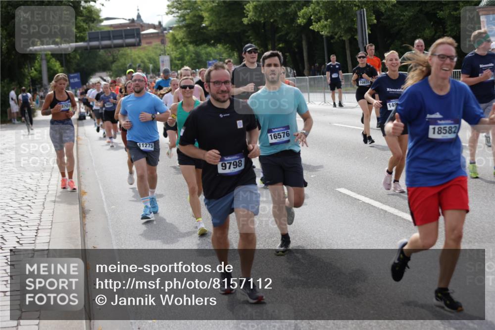 29.06.2025 - hella hamburg halbmarathon Jannik Wohlers http://msf.ph/oto/8157112 29.06.2025 10:17:24 Lombardsbrücke 1015, 1274, 1458, 1622, 1641, 1749, 1795, 2094, 2548, 3138, 3292, 4218, 5002, 5004, 5290, 5611, 5733, 6254, 6336, 6352, 7258, 7413, 8128, 8144, 8799, 9400, 9798, 9964, 10174, 10509, 10831, 11156, 11275, 11656, 11707, 11916, 12031, 12401, 12553, 12683, 13843, 14013, 14194, 14420, 14701, 14738, 14825, 15203, 15322, 15978, 16038, 16576, 16707, 17270, 17542, 17616 meine-sportfotos.de