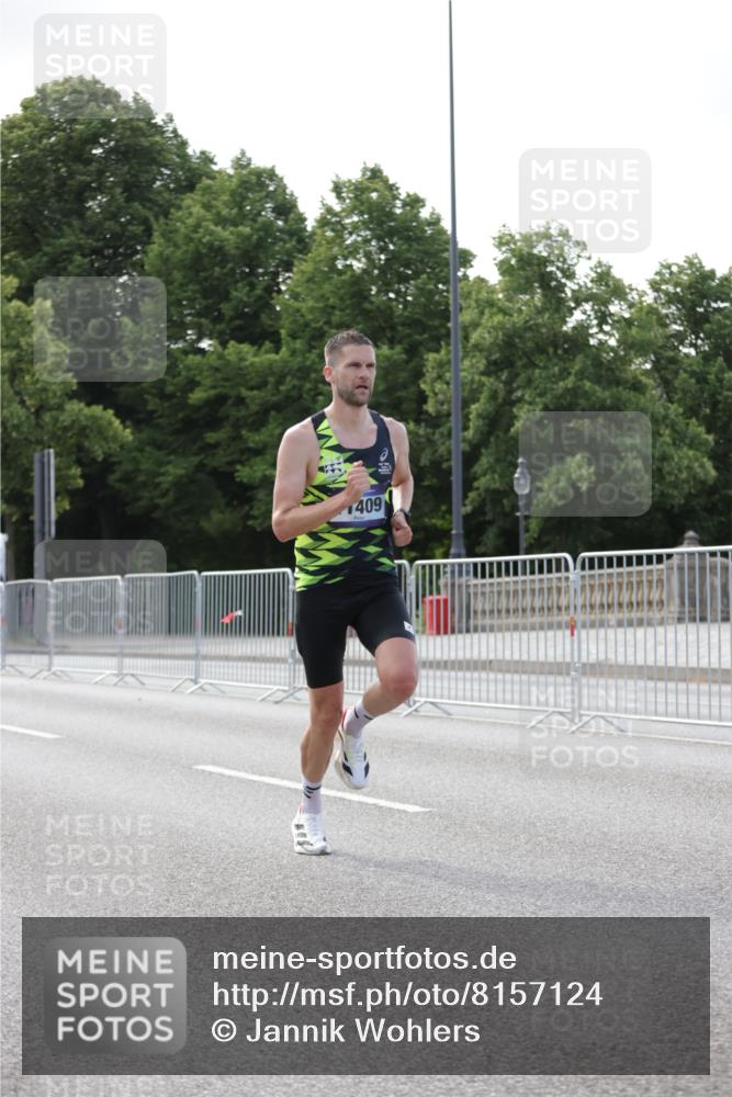 29.06.2025 - hella hamburg halbmarathon Jannik Wohlers http://msf.ph/oto/8157124 29.06.2025 09:38:01 Lombardsbrücke 4116, 11409 meine-sportfotos.de