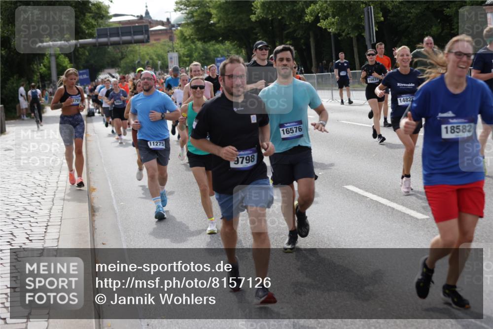 29.06.2025 - hella hamburg halbmarathon Jannik Wohlers http://msf.ph/oto/8157126 29.06.2025 10:17:24 Lombardsbrücke 1015, 1274, 1458, 1622, 1641, 1749, 1795, 2094, 2548, 3138, 3292, 4218, 5002, 5004, 5290, 5611, 5733, 6254, 6336, 6352, 7258, 7413, 8128, 8144, 8799, 9400, 9798, 9964, 10174, 10509, 10831, 11156, 11275, 11656, 11707, 11916, 12031, 12401, 12553, 12683, 13843, 14013, 14194, 14420, 14701, 14738, 14825, 15203, 15322, 15978, 16038, 16576, 16707, 17270, 17542, 17616 meine-sportfotos.de