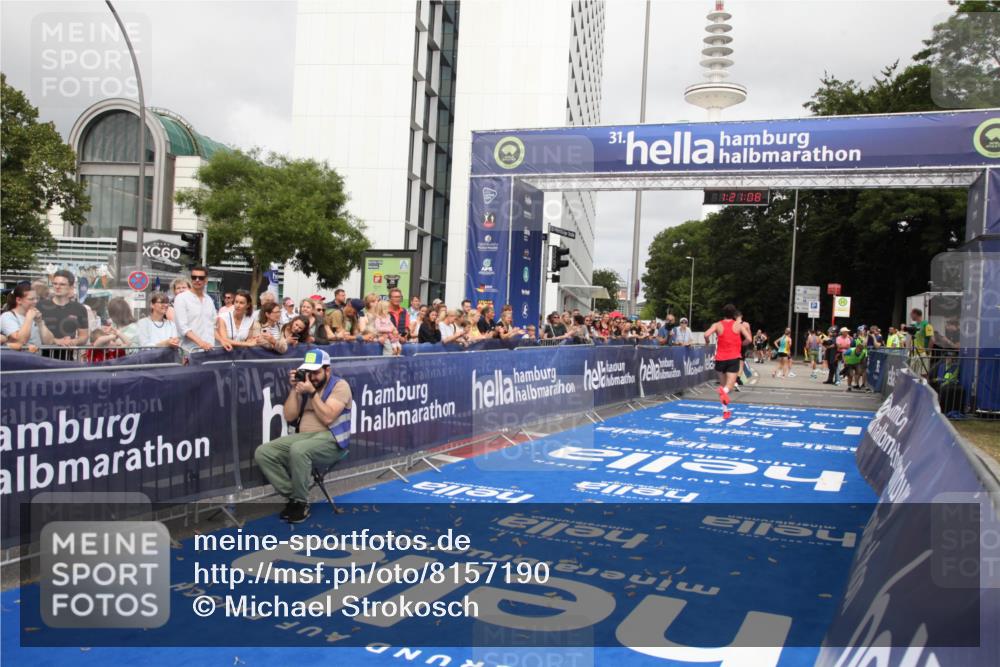 29.06.2025 - hella hamburg halbmarathon Michael Strokosch http://msf.ph/oto/8157190 29.06.2025 10:21:12 Ziel 14717, 16120 meine-sportfotos.de