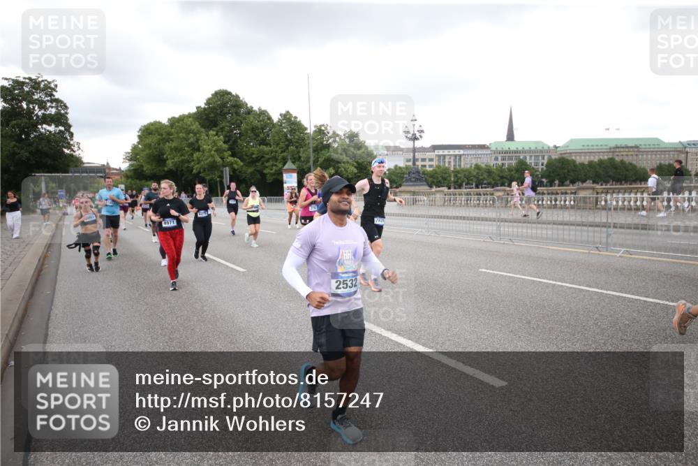 29.06.2025 - hella hamburg halbmarathon Jannik Wohlers http://msf.ph/oto/8157247 29.06.2025 10:54:08 Lombardsbrücke 1949, 2084, 2244, 2532, 2586, 3761, 3795, 3857, 4720, 4971, 5185, 5216, 5933, 5993, 6023, 6279, 7670, 7986, 8801, 8803, 9130, 10471, 11033, 11567, 11569, 12930, 13035, 13257, 13272, 13693, 13733, 13826, 14409, 15029, 15174, 15627, 15628, 15674, 15687, 15731, 16019, 16522, 16683, 17394 meine-sportfotos.de