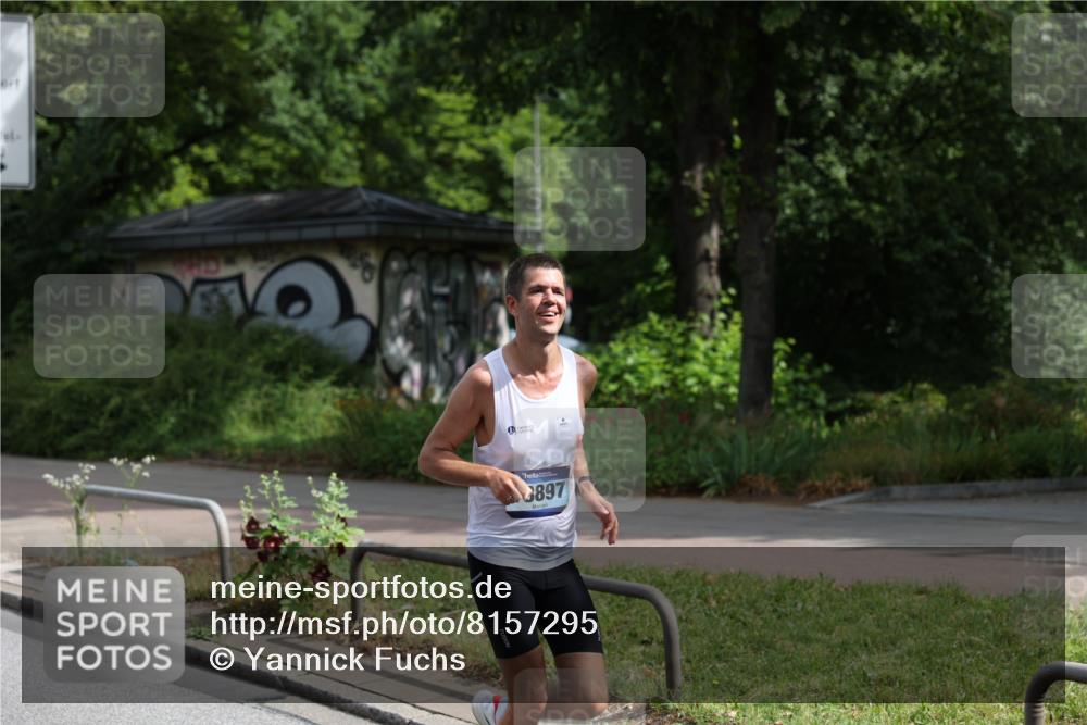 29.06.2025 - hella hamburg halbmarathon Yannick Fuchs http://msf.ph/oto/8157295 29.06.2025 10:18:16 20KM 35, 52, 2618, 4128, 7862, 11624, 18328, 18897, 18930 meine-sportfotos.de