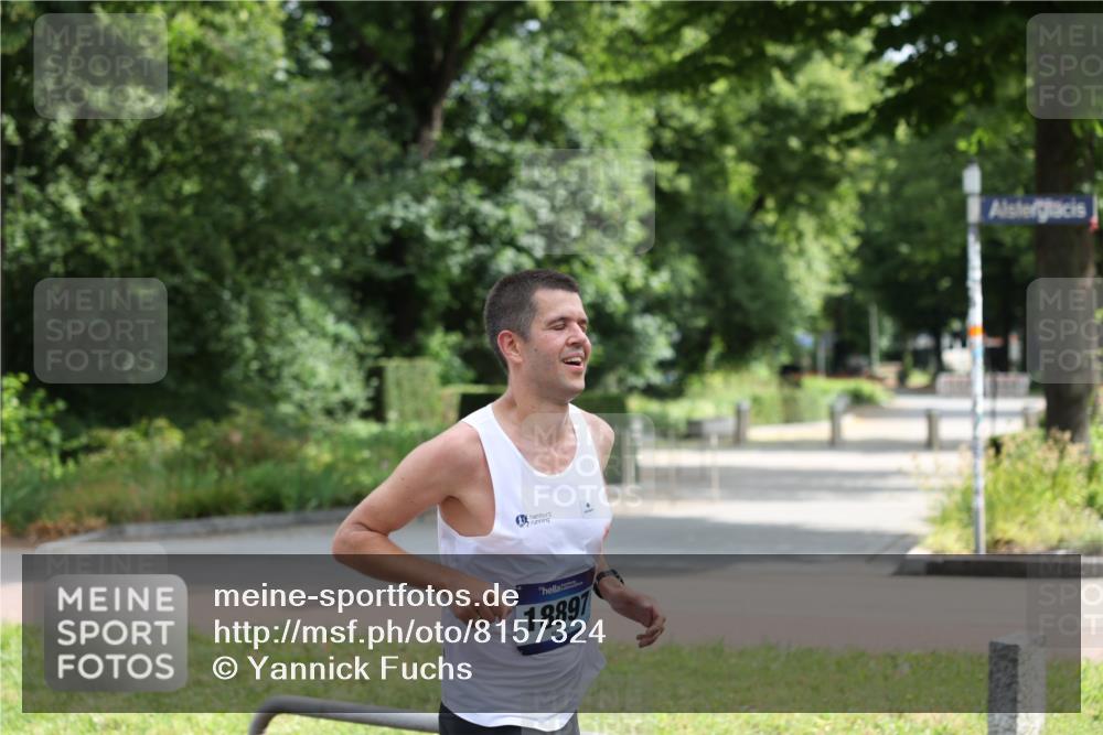 29.06.2025 - hella hamburg halbmarathon Yannick Fuchs http://msf.ph/oto/8157324 29.06.2025 10:18:17 20KM 35, 52, 2618, 4128, 7862, 11624, 18328, 18897, 18930 meine-sportfotos.de
