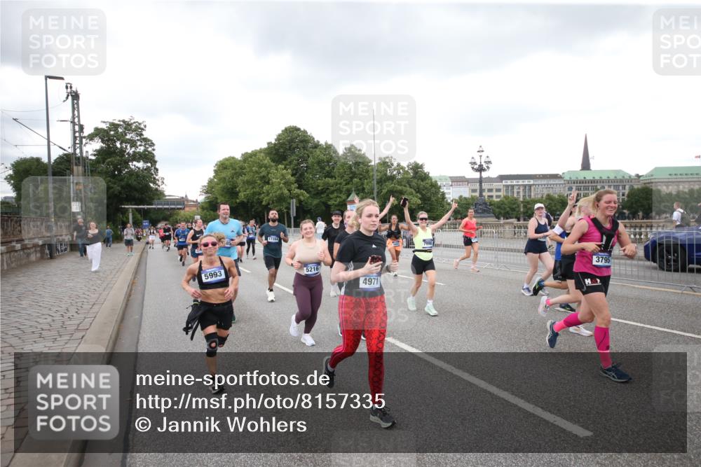 29.06.2025 - hella hamburg halbmarathon Jannik Wohlers http://msf.ph/oto/8157335 29.06.2025 10:54:10 Lombardsbrücke 1198, 1949, 2084, 2244, 2532, 2586, 3761, 3795, 3857, 4720, 4971, 5185, 5216, 5933, 5993, 6023, 6279, 6982, 7986, 8801, 8803, 9130, 9521, 10331, 10471, 11033, 11287, 11567, 11569, 12930, 13035, 13257, 13272, 13693, 13733, 13826, 14409, 15029, 15174, 15627, 15628, 15674, 15687, 15731, 16019, 16522, 16683, 17394, 19111 meine-sportfotos.de