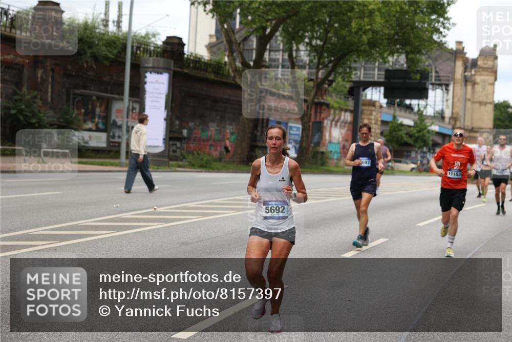 29.06.2025 - hella hamburg halbmarathon Yannick Fuchs http://msf.ph/oto/8157397 29.06.2025 10:38:27 20KM 1220, 1415, 1558, 2816, 3021, 3907, 4310, 4425, 4981, 4999, 5231, 5275, 5476, 5624, 5692, 6490, 6705, 6903, 6991, 7005, 7191, 8063, 8145, 8218, 8722, 8900, 9043, 9081, 9374, 9444, 9633, 9931, 10193, 10669, 10930, 11153, 11346, 11469, 12438, 12554, 12966, 13421, 13996, 14798, 14861, 15225, 15233, 15280, 15512, 15862, 16062, 16224, 16301, 16316, 16547, 16549, 16720, 16893, 17251, 17376, 17729, 17748, 17912, 18942 meine-sportfotos.de