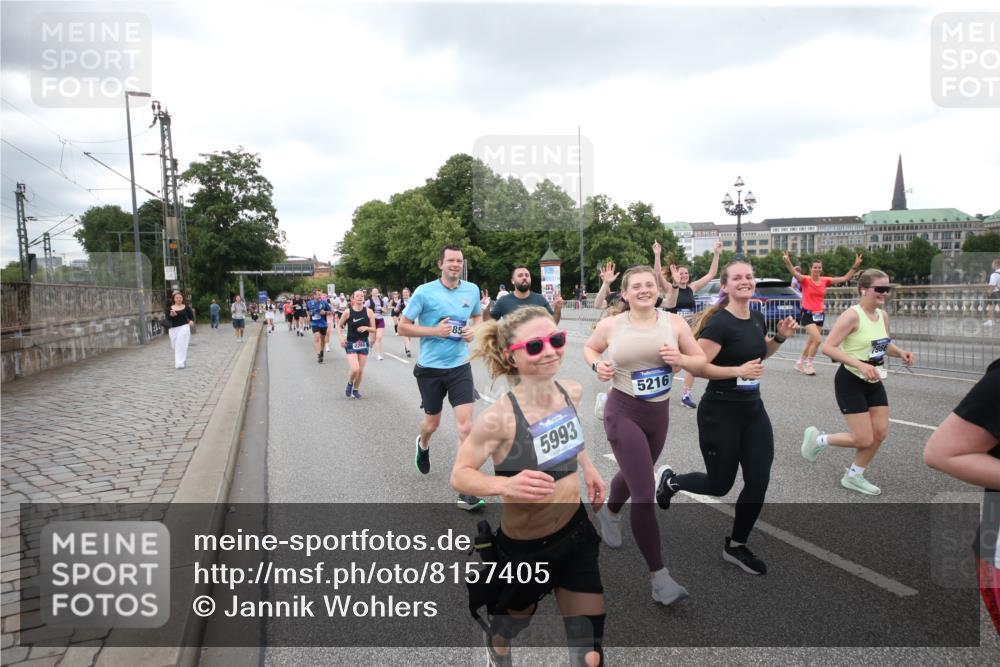 29.06.2025 - hella hamburg halbmarathon Jannik Wohlers http://msf.ph/oto/8157405 29.06.2025 10:54:11 Lombardsbrücke 1198, 1949, 2084, 2244, 2532, 2586, 3761, 3795, 3857, 4971, 5185, 5216, 5933, 5993, 6023, 6279, 6982, 7986, 9130, 9521, 10331, 10471, 11033, 11287, 11567, 11569, 12268, 12270, 12930, 13035, 13257, 13272, 13693, 13733, 13826, 14409, 15029, 15174, 15627, 15628, 15674, 15687, 15731, 16019, 16522, 16683, 17394, 19111 meine-sportfotos.de