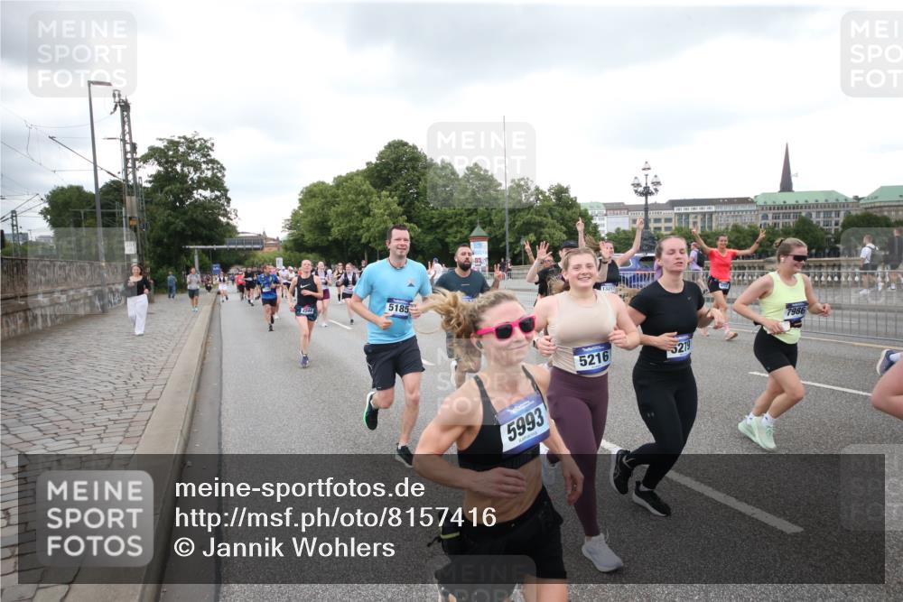 29.06.2025 - hella hamburg halbmarathon Jannik Wohlers http://msf.ph/oto/8157416 29.06.2025 10:54:11 Lombardsbrücke 1198, 1949, 2084, 2244, 2532, 2586, 3761, 3795, 3857, 4971, 5185, 5216, 5933, 5993, 6023, 6279, 6982, 7986, 9130, 9521, 10331, 10471, 11033, 11287, 11567, 11569, 12268, 12270, 12930, 13035, 13257, 13272, 13693, 13733, 13826, 14409, 15029, 15174, 15627, 15628, 15674, 15687, 15731, 16019, 16522, 16683, 17394, 19111 meine-sportfotos.de