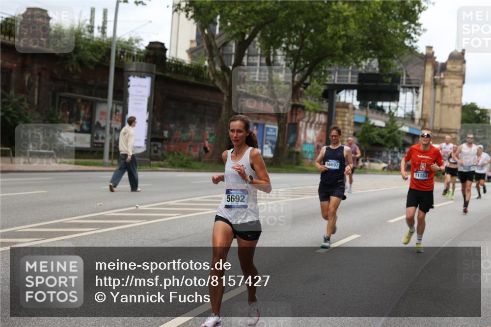 29.06.2025 - hella hamburg halbmarathon Yannick Fuchs http://msf.ph/oto/8157427 29.06.2025 10:38:27 20KM 1220, 1415, 1558, 2816, 3021, 3907, 4310, 4425, 4981, 4999, 5231, 5275, 5476, 5624, 5692, 6490, 6705, 6903, 6991, 7005, 7191, 8063, 8145, 8218, 8722, 8900, 9043, 9081, 9374, 9444, 9633, 9931, 10193, 10669, 10930, 11153, 11346, 11469, 12438, 12554, 12966, 13421, 13996, 14798, 14861, 15225, 15233, 15280, 15512, 15862, 16062, 16224, 16301, 16316, 16547, 16549, 16720, 16893, 17251, 17376, 17729, 17748, 17912, 18942 meine-sportfotos.de