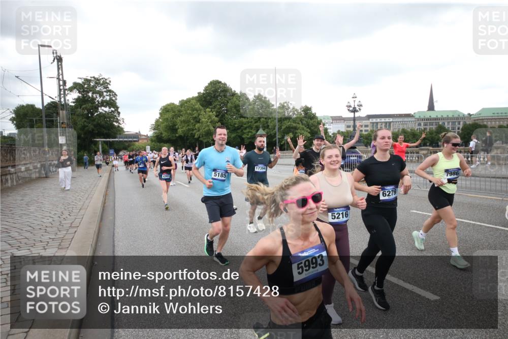 29.06.2025 - hella hamburg halbmarathon Jannik Wohlers http://msf.ph/oto/8157428 29.06.2025 10:54:11 Lombardsbrücke 1198, 1949, 2084, 2244, 2532, 2586, 3761, 3795, 3857, 4971, 5185, 5216, 5933, 5993, 6023, 6279, 6982, 7986, 9130, 9521, 10331, 10471, 11033, 11287, 11567, 11569, 12268, 12270, 12930, 13035, 13257, 13272, 13693, 13733, 13826, 14409, 15029, 15174, 15627, 15628, 15674, 15687, 15731, 16019, 16522, 16683, 17394, 19111 meine-sportfotos.de