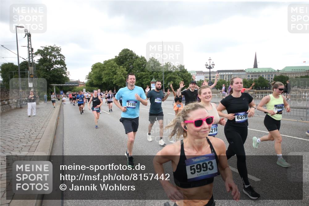 29.06.2025 - hella hamburg halbmarathon Jannik Wohlers http://msf.ph/oto/8157442 29.06.2025 10:54:11 Lombardsbrücke 1198, 1949, 2084, 2244, 2532, 2586, 3761, 3795, 3857, 4971, 5185, 5216, 5933, 5993, 6023, 6279, 6982, 7986, 9130, 9521, 10331, 10471, 11033, 11287, 11567, 11569, 12268, 12270, 12930, 13035, 13257, 13272, 13693, 13733, 13826, 14409, 15029, 15174, 15627, 15628, 15674, 15687, 15731, 16019, 16522, 16683, 17394, 19111 meine-sportfotos.de