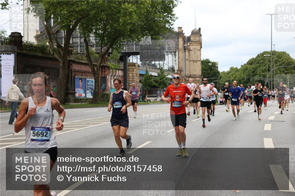 29.06.2025 - hella hamburg halbmarathon Yannick Fuchs http://msf.ph/oto/8157458 29.06.2025 10:38:27 20KM 1220, 1415, 1558, 2816, 3021, 3907, 4310, 4425, 4981, 4999, 5231, 5275, 5476, 5624, 5692, 6490, 6705, 6903, 6991, 7005, 7191, 8063, 8145, 8218, 8722, 8900, 9043, 9081, 9374, 9444, 9633, 9931, 10193, 10669, 10930, 11153, 11346, 11469, 12438, 12554, 12966, 13421, 13996, 14798, 14861, 15225, 15233, 15280, 15512, 15862, 16062, 16224, 16301, 16316, 16547, 16549, 16720, 16893, 17251, 17376, 17729, 17748, 17912, 18942 meine-sportfotos.de