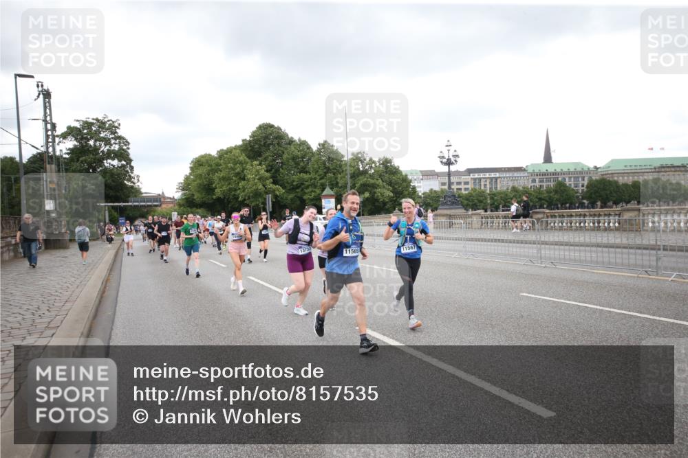 29.06.2025 - hella hamburg halbmarathon Jannik Wohlers http://msf.ph/oto/8157535 29.06.2025 10:54:15 Lombardsbrücke 1198, 2084, 2244, 2532, 2566, 2586, 2632, 3761, 3795, 4971, 5185, 5216, 5500, 5882, 5993, 6023, 6279, 6982, 7986, 8012, 8186, 9521, 10331, 10471, 11033, 11226, 11287, 11567, 11569, 12268, 12270, 12930, 13257, 13272, 13283, 13693, 13733, 13826, 14409, 15029, 15174, 15271, 15553, 15627, 15628, 15674, 15687, 15731, 16019, 16443, 16683, 17394, 18168, 19111 meine-sportfotos.de