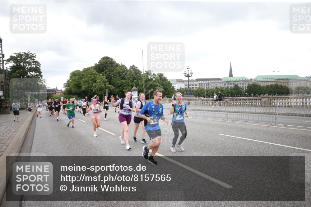 29.06.2025 - hella hamburg halbmarathon Jannik Wohlers http://msf.ph/oto/8157565 29.06.2025 10:54:15 Lombardsbrücke 1198, 2084, 2244, 2532, 2566, 2586, 2632, 3761, 3795, 4971, 5185, 5216, 5500, 5882, 5993, 6023, 6279, 6982, 7986, 8012, 8186, 9521, 10331, 10471, 11033, 11226, 11287, 11567, 11569, 12268, 12270, 12930, 13257, 13272, 13283, 13693, 13733, 13826, 14409, 15029, 15174, 15271, 15553, 15627, 15628, 15674, 15687, 15731, 16019, 16443, 16683, 17394, 18168, 19111 meine-sportfotos.de