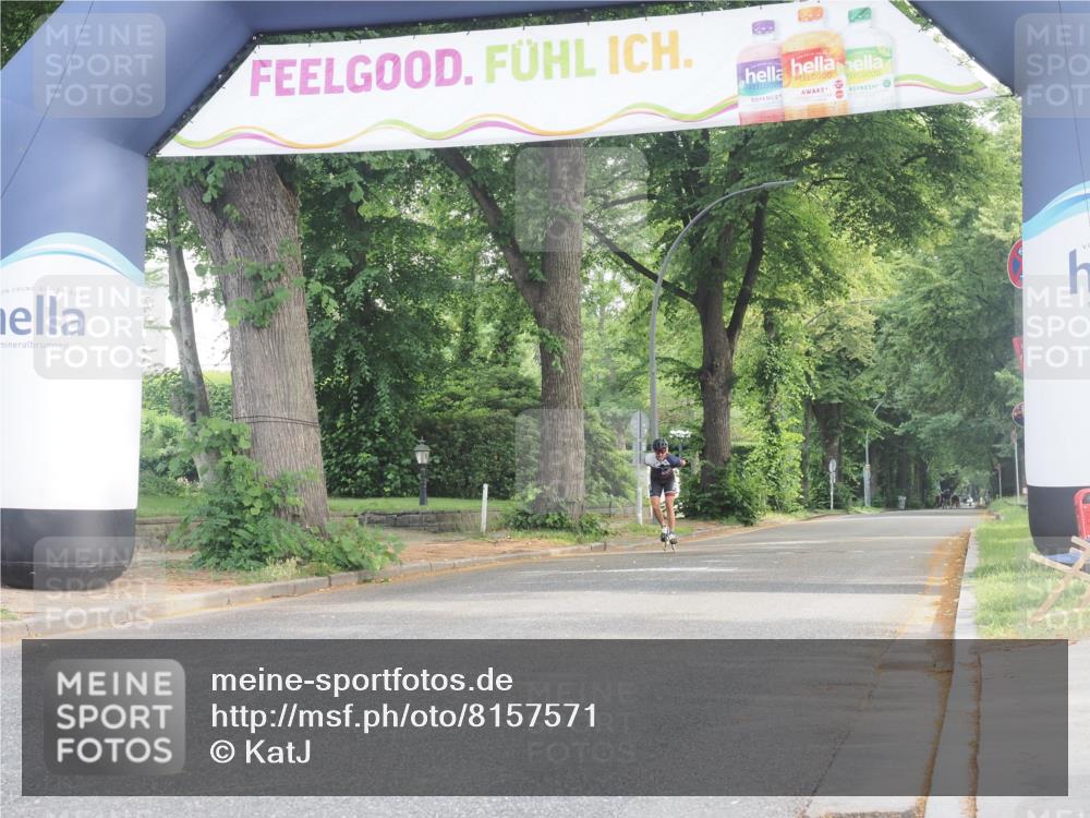 29.06.2025 - hella hamburg halbmarathon KatJ http://msf.ph/oto/8157571 29.06.2025 09:03:58 Zwischen KM18-KM19  meine-sportfotos.de