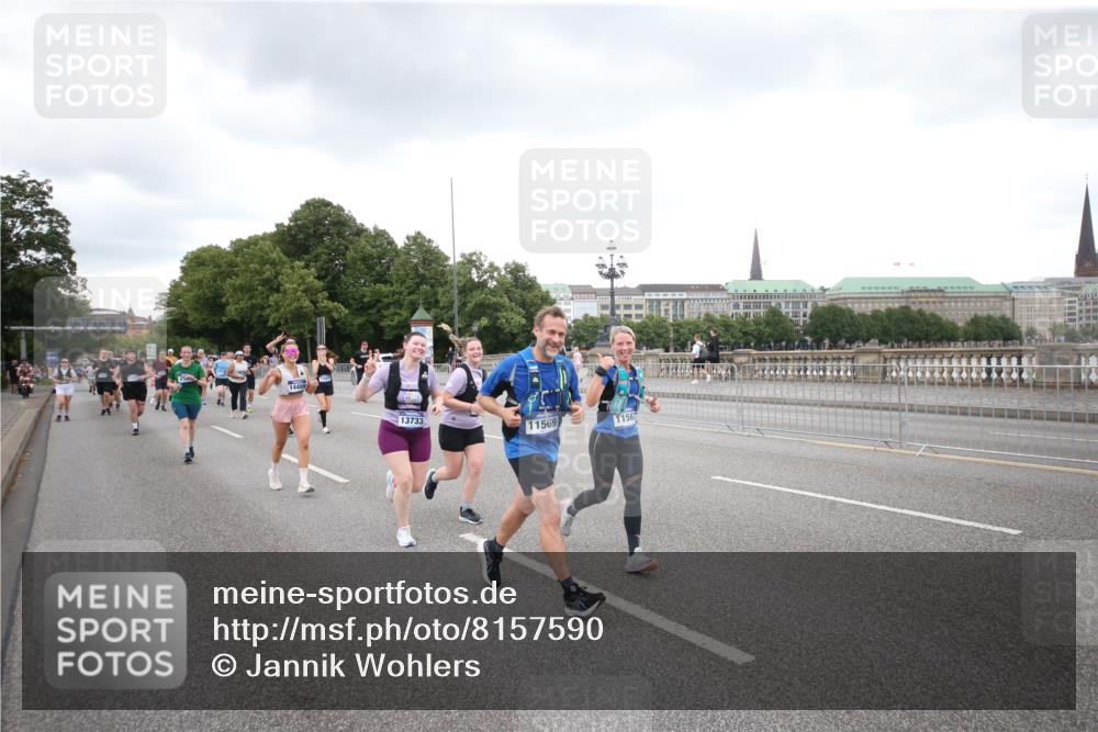 29.06.2025 - hella hamburg halbmarathon Jannik Wohlers http://msf.ph/oto/8157590 29.06.2025 10:54:15 Lombardsbrücke 1198, 2084, 2244, 2532, 2566, 2586, 2632, 3761, 3795, 4971, 5185, 5216, 5500, 5882, 5993, 6023, 6279, 6982, 7986, 8012, 8186, 9521, 10331, 10471, 11033, 11226, 11287, 11567, 11569, 12268, 12270, 12930, 13257, 13272, 13283, 13693, 13733, 13826, 14409, 15029, 15174, 15271, 15553, 15627, 15628, 15674, 15687, 15731, 16019, 16443, 16683, 17394, 18168, 19111 meine-sportfotos.de