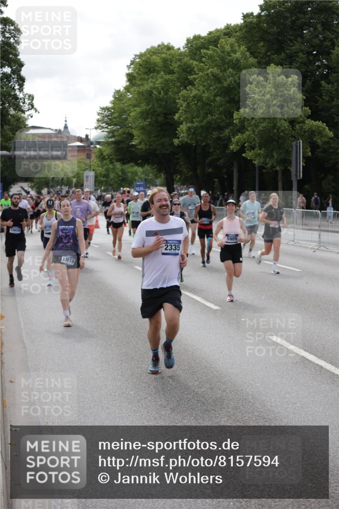 29.06.2025 - hella hamburg halbmarathon Jannik Wohlers http://msf.ph/oto/8157594 29.06.2025 10:17:55 Lombardsbrücke 1554, 1982, 2087, 2335, 2634, 3125, 3321, 3482, 4123, 4710, 4738, 4804, 5909, 6270, 6332, 7160, 8067, 9222, 9834, 9844, 10659, 10687, 10908, 10946, 11949, 12274, 12498, 12939, 13341, 13370, 13619, 13933, 14320, 14770, 15183, 15343, 15393, 16109, 16209, 16828, 16829, 16833, 17283, 17876, 18145, 18677, 18697, 18807, 18825 meine-sportfotos.de