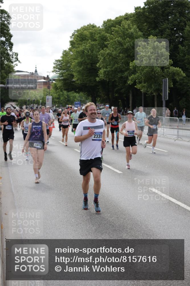 29.06.2025 - hella hamburg halbmarathon Jannik Wohlers http://msf.ph/oto/8157616 29.06.2025 10:17:55 Lombardsbrücke 1554, 1982, 2087, 2335, 2634, 3125, 3321, 3482, 4123, 4710, 4738, 4804, 5909, 6270, 6332, 7160, 8067, 9222, 9834, 9844, 10659, 10687, 10908, 10946, 11949, 12274, 12498, 12939, 13341, 13370, 13619, 13933, 14320, 14770, 15183, 15343, 15393, 16109, 16209, 16828, 16829, 16833, 17283, 17876, 18145, 18677, 18697, 18807, 18825 meine-sportfotos.de