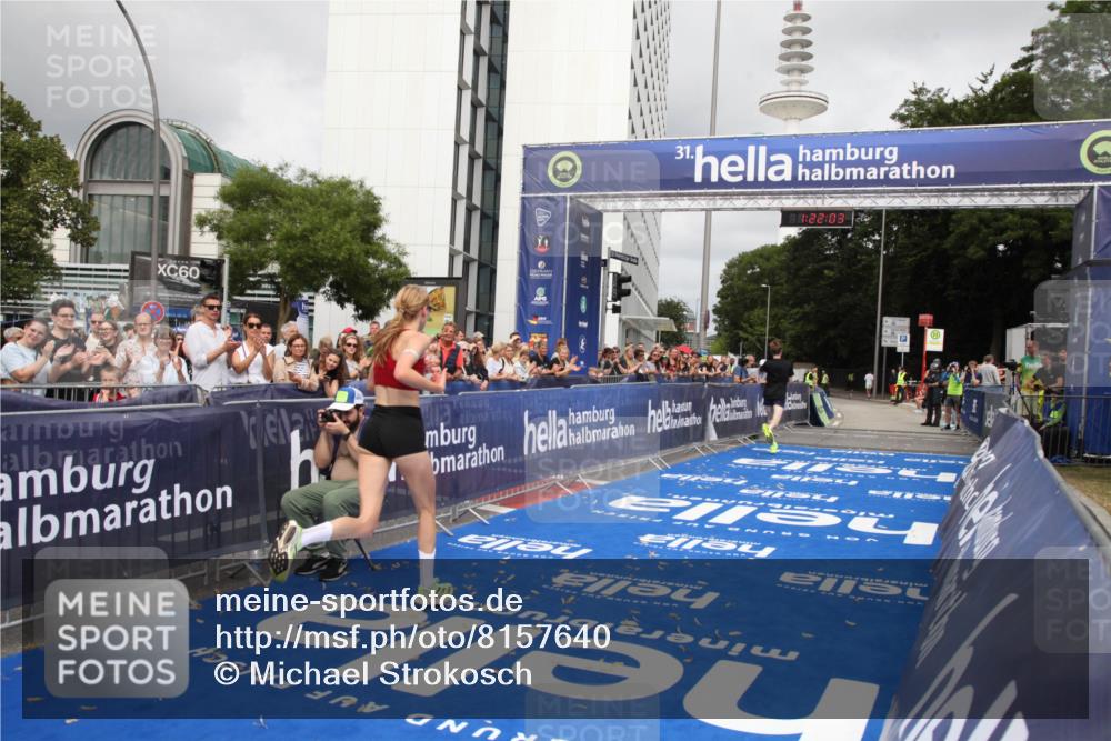 29.06.2025 - hella hamburg halbmarathon Michael Strokosch http://msf.ph/oto/8157640 29.06.2025 10:22:07 Ziel 13751, 16068, 17886 meine-sportfotos.de