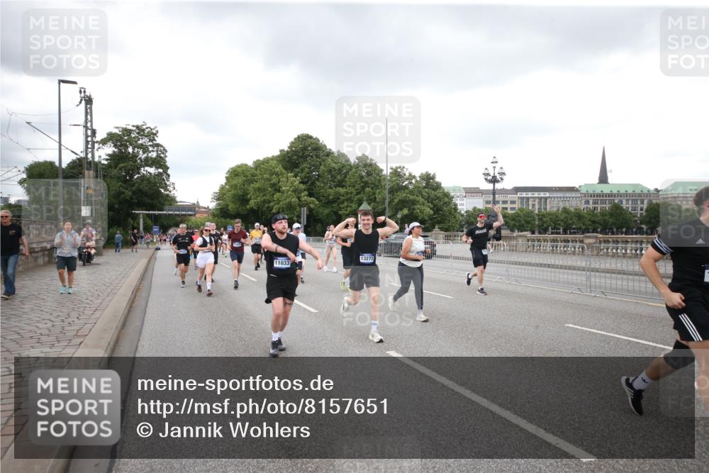 29.06.2025 - hella hamburg halbmarathon Jannik Wohlers http://msf.ph/oto/8157651 29.06.2025 10:54:19 Lombardsbrücke 1198, 2084, 2244, 2566, 2586, 2632, 5185, 5500, 5882, 5993, 6982, 7986, 8012, 8186, 9521, 10331, 10471, 11033, 11226, 11287, 11567, 11569, 12240, 12268, 12270, 12930, 13257, 13272, 13283, 13693, 13733, 13826, 13944, 13945, 14409, 14752, 15029, 15174, 15271, 15553, 15687, 15731, 16019, 16443, 16683, 17394, 18168, 19111 meine-sportfotos.de