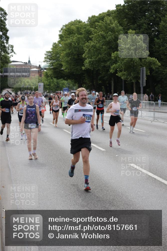 29.06.2025 - hella hamburg halbmarathon Jannik Wohlers http://msf.ph/oto/8157661 29.06.2025 10:17:55 Lombardsbrücke 1554, 1982, 2087, 2335, 2634, 3125, 3321, 3482, 4123, 4710, 4738, 4804, 5909, 6270, 6332, 7160, 8067, 9222, 9834, 9844, 10659, 10687, 10908, 10946, 11949, 12274, 12498, 12939, 13341, 13370, 13619, 13933, 14320, 14770, 15183, 15343, 15393, 16109, 16209, 16828, 16829, 16833, 17283, 17876, 18145, 18677, 18697, 18807, 18825 meine-sportfotos.de