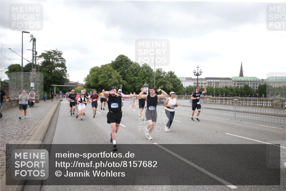 29.06.2025 - hella hamburg halbmarathon Jannik Wohlers http://msf.ph/oto/8157682 29.06.2025 10:54:19 Lombardsbrücke 1198, 2084, 2244, 2566, 2586, 2632, 5185, 5500, 5882, 5993, 6982, 7986, 8012, 8186, 9521, 10331, 10471, 11033, 11226, 11287, 11567, 11569, 12240, 12268, 12270, 12930, 13257, 13272, 13283, 13693, 13733, 13826, 13944, 13945, 14409, 14752, 15029, 15174, 15271, 15553, 15687, 15731, 16019, 16443, 16683, 17394, 18168, 19111 meine-sportfotos.de