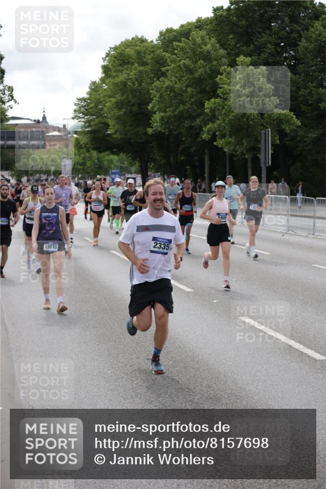 29.06.2025 - hella hamburg halbmarathon Jannik Wohlers http://msf.ph/oto/8157698 29.06.2025 10:17:55 Lombardsbrücke 1554, 1982, 2087, 2335, 2634, 3125, 3321, 3482, 4123, 4710, 4738, 4804, 5909, 6270, 6332, 7160, 8067, 9222, 9834, 9844, 10659, 10687, 10908, 10946, 11949, 12274, 12498, 12939, 13341, 13370, 13619, 13933, 14320, 14770, 15183, 15343, 15393, 16109, 16209, 16828, 16829, 16833, 17283, 17876, 18145, 18677, 18697, 18807, 18825 meine-sportfotos.de