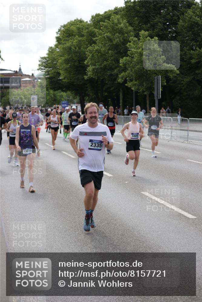 29.06.2025 - hella hamburg halbmarathon Jannik Wohlers http://msf.ph/oto/8157721 29.06.2025 10:17:55 Lombardsbrücke 1554, 1982, 2087, 2335, 2634, 3125, 3321, 3482, 4123, 4710, 4738, 4804, 5909, 6270, 6332, 7160, 8067, 9222, 9834, 9844, 10659, 10687, 10908, 10946, 11949, 12274, 12498, 12939, 13341, 13370, 13619, 13933, 14320, 14770, 15183, 15343, 15393, 16109, 16209, 16828, 16829, 16833, 17283, 17876, 18145, 18677, 18697, 18807, 18825 meine-sportfotos.de
