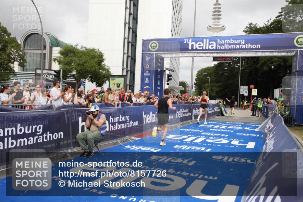 29.06.2025 - hella hamburg halbmarathon Michael Strokosch http://msf.ph/oto/8157726 29.06.2025 10:22:09 Ziel 16068, 17886, 18693 meine-sportfotos.de