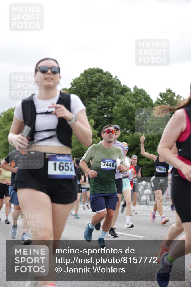 29.06.2025 - hella hamburg halbmarathon Jannik Wohlers http://msf.ph/oto/8157772 29.06.2025 11:01:28 Lombardsbrücke 1099, 1103, 1111, 1172, 1652, 1660, 2336, 2622, 2962, 3051, 3052, 3501, 3799, 3811, 3980, 4274, 4639, 4910, 5065, 5595, 6212, 6267, 6276, 6756, 6823, 7264, 7440, 7885, 7974, 8464, 8485, 8919, 9112, 9336, 10708, 11174, 11572, 11573, 11574, 11727, 11860, 11944, 12264, 13027, 13028, 13452, 13785, 14172, 14848, 15073, 15632, 15864, 16844, 17431, 17518, 17519, 18345, 18411, 18649 meine-sportfotos.de