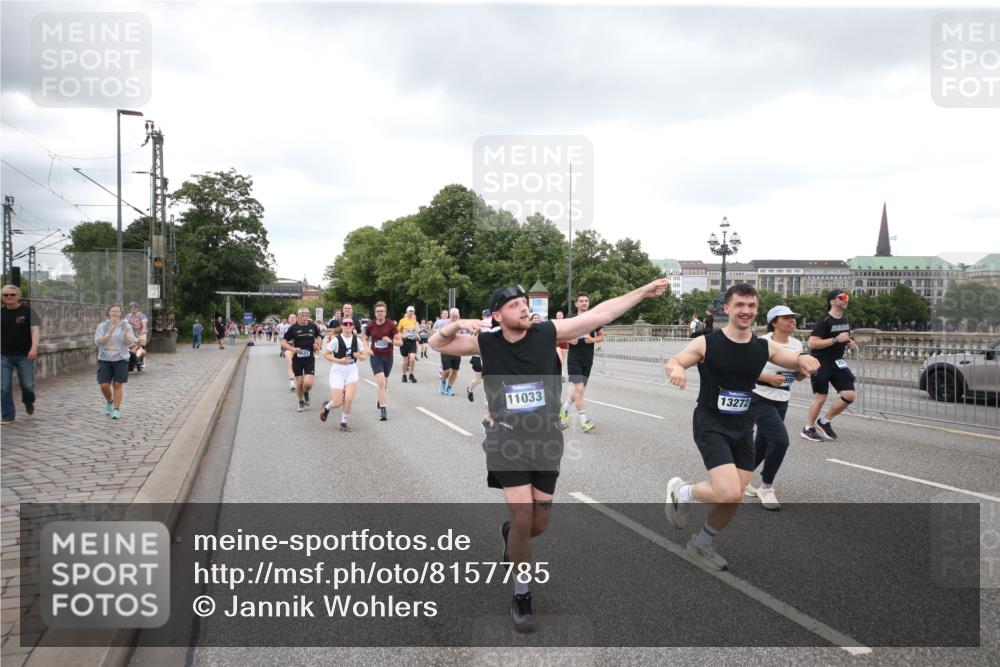29.06.2025 - hella hamburg halbmarathon Jannik Wohlers http://msf.ph/oto/8157785 29.06.2025 10:54:20 Lombardsbrücke 1198, 2084, 2244, 2566, 2586, 2632, 4191, 4192, 5185, 5500, 5882, 5993, 6982, 7986, 8012, 8186, 9521, 10331, 10471, 11033, 11226, 11287, 11567, 11569, 12240, 12268, 12270, 12930, 13257, 13272, 13283, 13693, 13733, 13826, 13944, 13945, 14409, 14752, 15029, 15174, 15271, 15553, 15687, 15731, 16019, 16443, 16637, 16683, 17394, 18168, 18372, 19111 meine-sportfotos.de