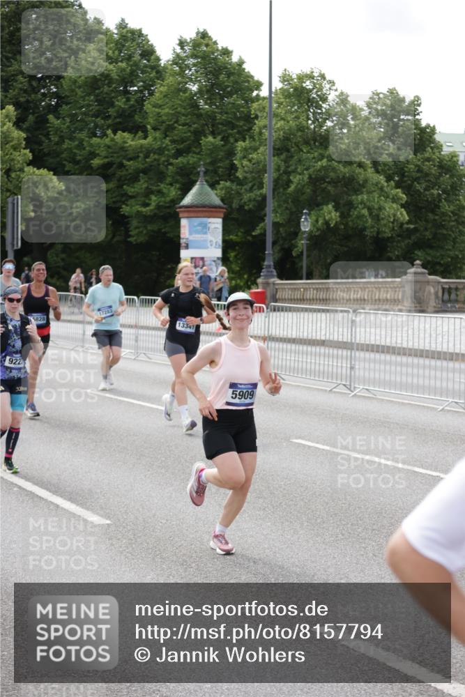 29.06.2025 - hella hamburg halbmarathon Jannik Wohlers http://msf.ph/oto/8157794 29.06.2025 10:17:58 Lombardsbrücke 1234, 1820, 2087, 2335, 2634, 3125, 3321, 3482, 4123, 4710, 4738, 4804, 5909, 6332, 7160, 8067, 8341, 9222, 9586, 9658, 9748, 9834, 10659, 10687, 10908, 12498, 12847, 12939, 13193, 13341, 13370, 13619, 13933, 14320, 14770, 15393, 16109, 16209, 16828, 16833, 17048, 17283, 17876, 18145, 18677, 18697, 18807, 18825 meine-sportfotos.de