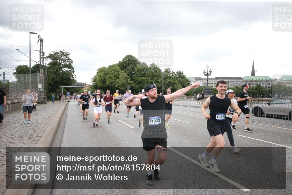 29.06.2025 - hella hamburg halbmarathon Jannik Wohlers http://msf.ph/oto/8157804 29.06.2025 10:54:20 Lombardsbrücke 1198, 2084, 2244, 2566, 2586, 2632, 4191, 4192, 5185, 5500, 5882, 5993, 6982, 7986, 8012, 8186, 9521, 10331, 10471, 11033, 11226, 11287, 11567, 11569, 12240, 12268, 12270, 12930, 13257, 13272, 13283, 13693, 13733, 13826, 13944, 13945, 14409, 14752, 15029, 15174, 15271, 15553, 15687, 15731, 16019, 16443, 16637, 16683, 17394, 18168, 18372, 19111 meine-sportfotos.de