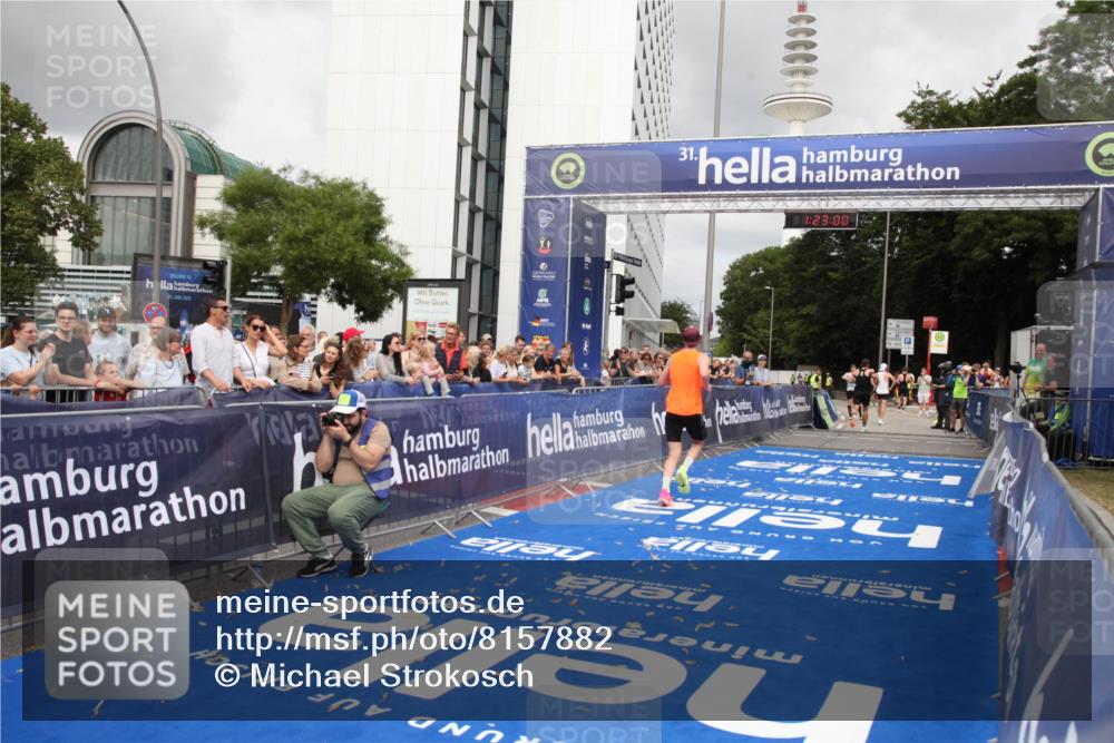 29.06.2025 - hella hamburg halbmarathon Michael Strokosch http://msf.ph/oto/8157882 29.06.2025 10:23:04 Ziel 4128, 7862, 11624, 18328 meine-sportfotos.de