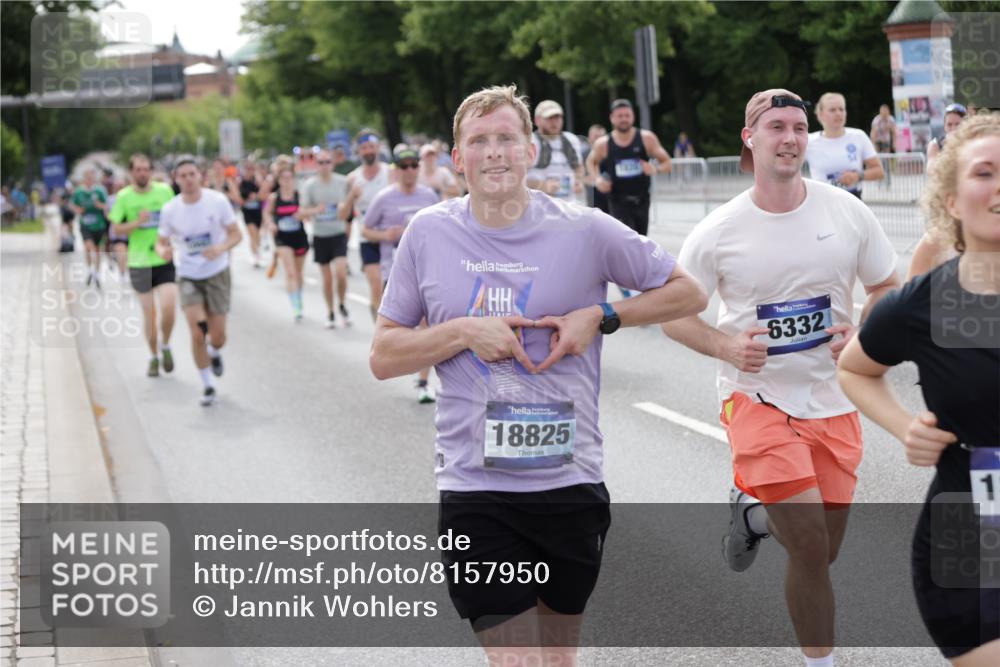 29.06.2025 - hella hamburg halbmarathon Jannik Wohlers http://msf.ph/oto/8157950 29.06.2025 10:18:02 Lombardsbrücke 1234, 1820, 2087, 2335, 2703, 3202, 3321, 3482, 4123, 4383, 4710, 4738, 5909, 6332, 6533, 7160, 7454, 8341, 9222, 9586, 9658, 9748, 9834, 10172, 10659, 10687, 12541, 12548, 12552, 12703, 12847, 13193, 13341, 13370, 13933, 14023, 14332, 14770, 15393, 15436, 16209, 16451, 16828, 16833, 17048, 17283, 17876, 18145, 18677, 18697, 18807, 18825 meine-sportfotos.de